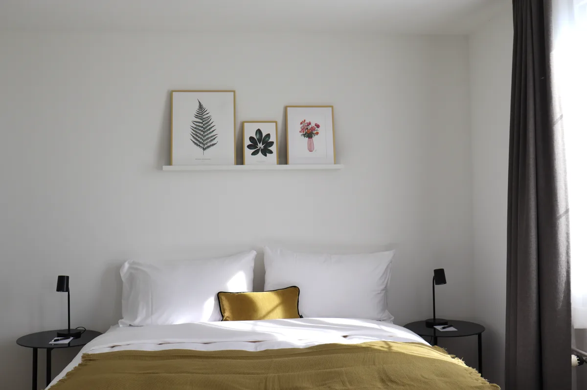 Ein Hotelzimmer mit einem Bett